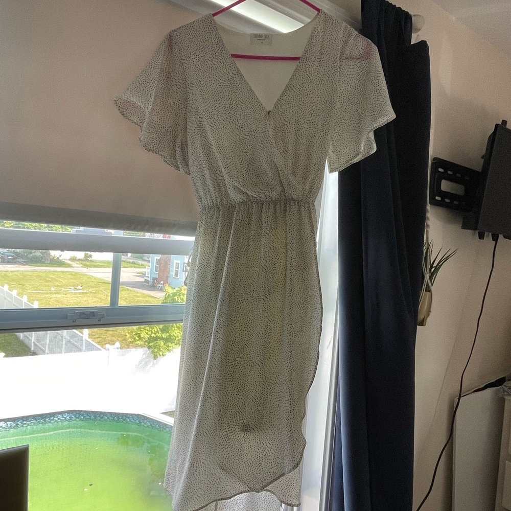 Medium Midi Ruffle V Neck Dress